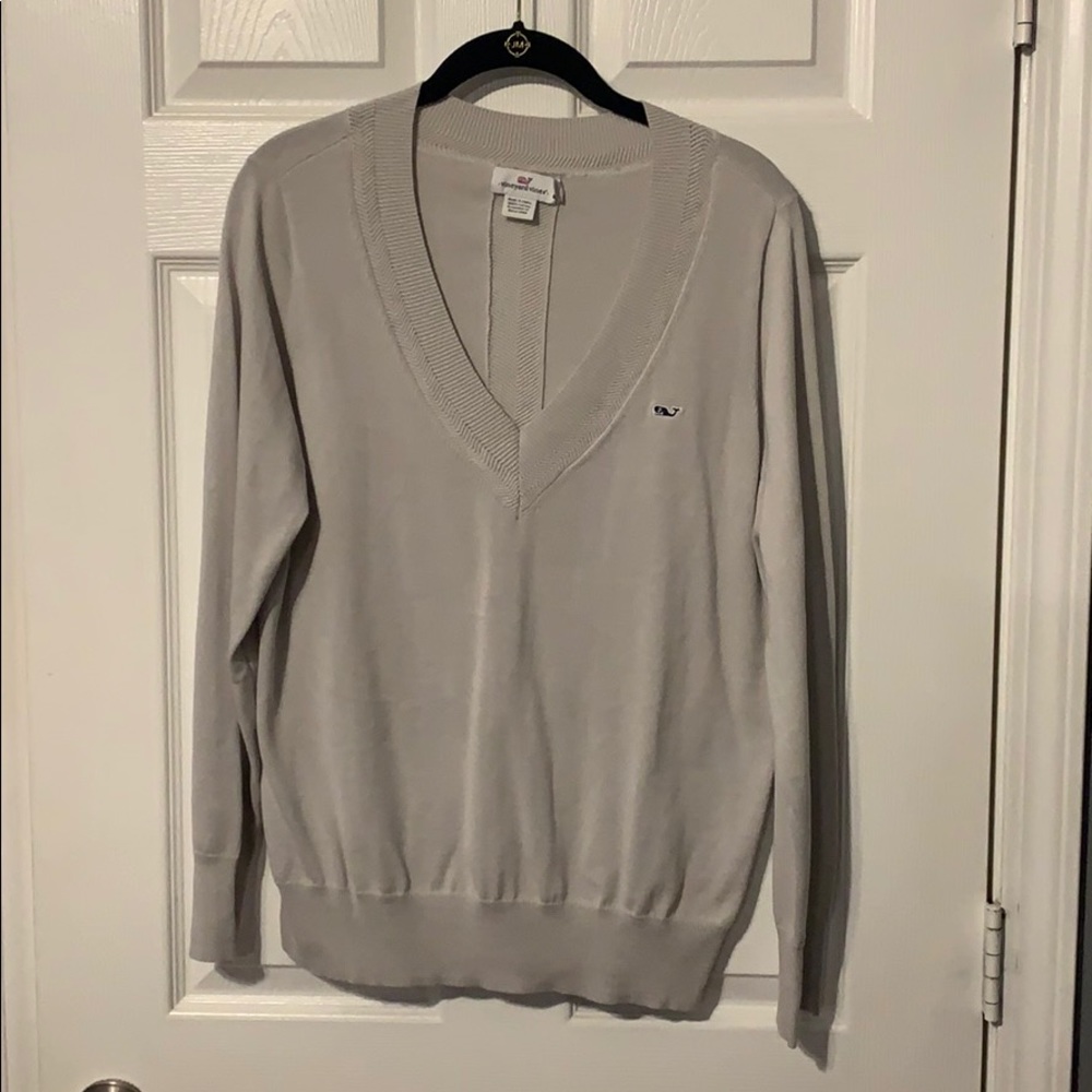 Grey new without tags vineyard vine sweater